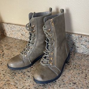 Forever brand, lace up boots. Women’s size 7